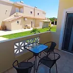 Διαμέρισμα Verano Oasis Apartment_near The Sea-free Parking Χερσόνησος